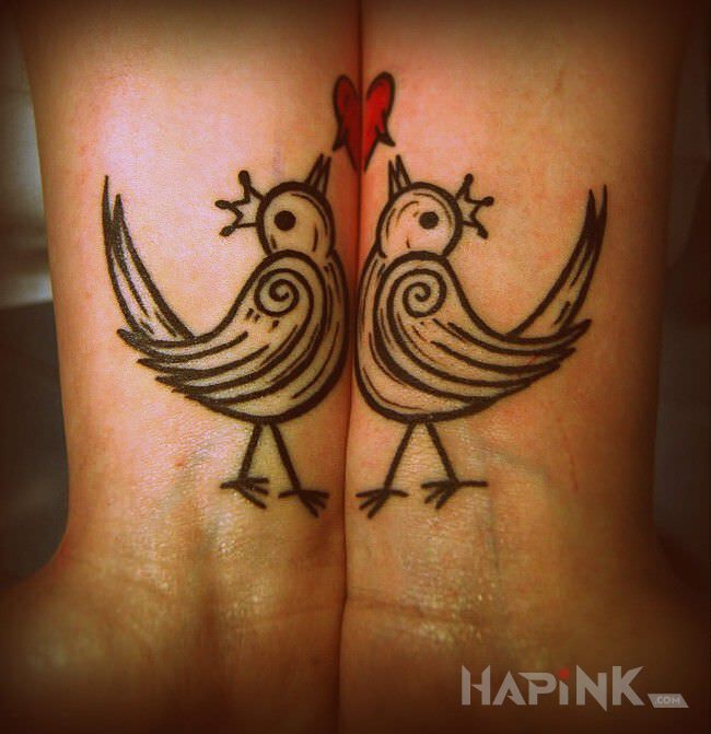 Tattoo Dwie ptaszyny in animals motif and graphic / illustrative style on the forearm