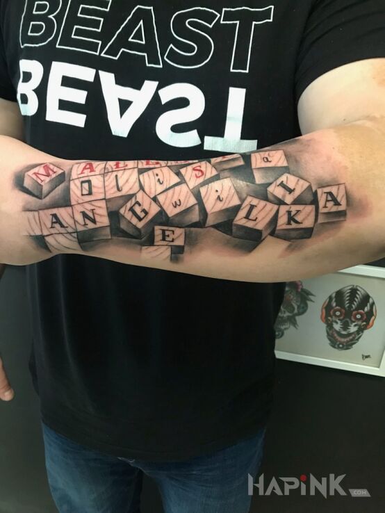 Tattoo Rodzina in 3D motif and realistic style on the forearm
