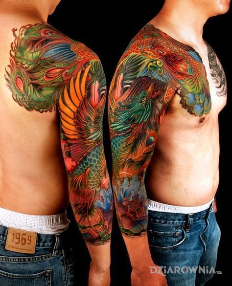 Tatuaż kolorowy paw na grabie w motywie zwierzęta i stylu japońskie / irezumi na ramieniu