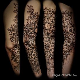 Tatuaż Mandala na bliznach na ramieniu motyw: ornamenty styl: graficzne / ilustracyjne