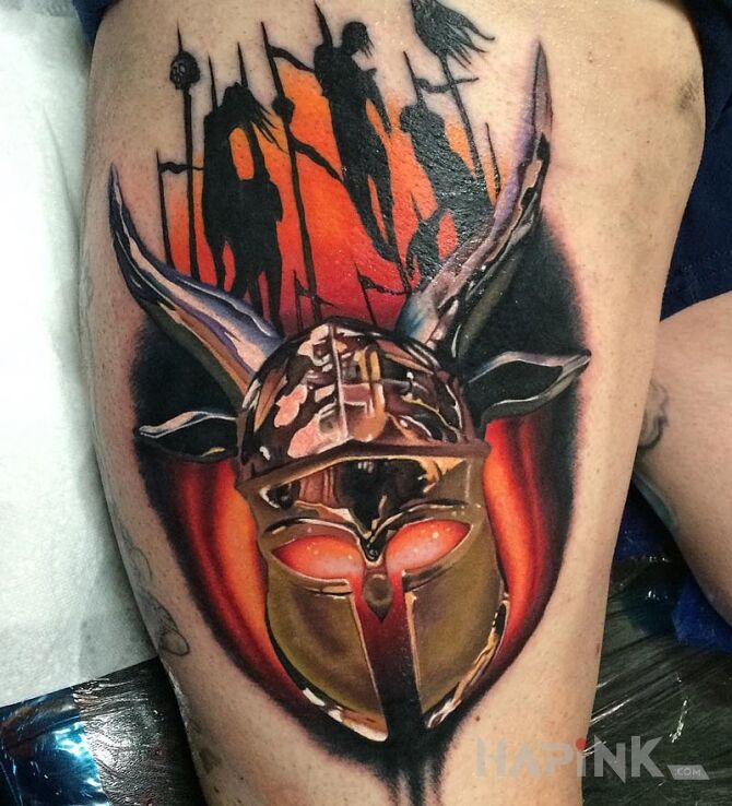 Tattoo Rogaty hełm in war motif on the leg