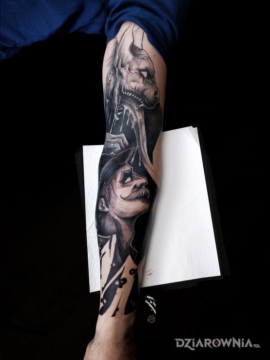 Tatuaż kryminalna zagadka w motywie czarno-szare i stylu graficzne / ilustracyjne na ramieniu
