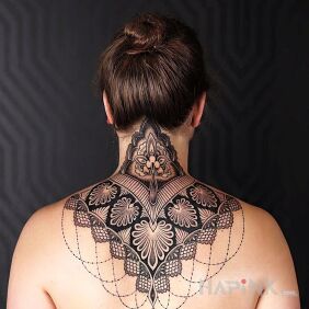 Tattoo Complicated pattern on the back motif: other