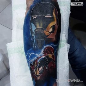Tatuaż Iron Man na przedramieniu motyw: postacie styl: realistyczne