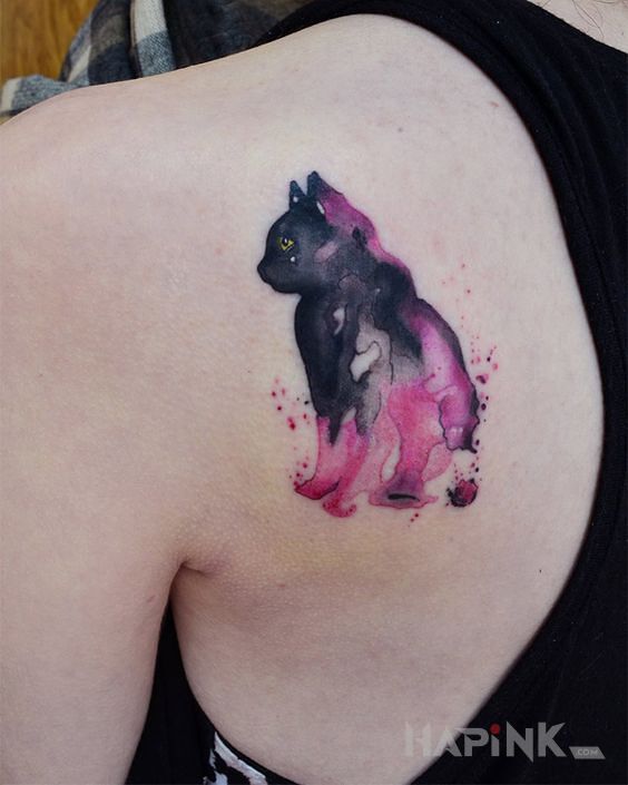 Tattoo Akwarelowy kot in colorful motif and Watercolor style on the shoulder blades