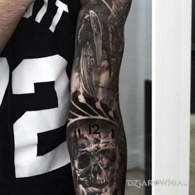 Tatuaż Szary rękaw na przedramieniu motyw: czarno-szare styl: realistyczne