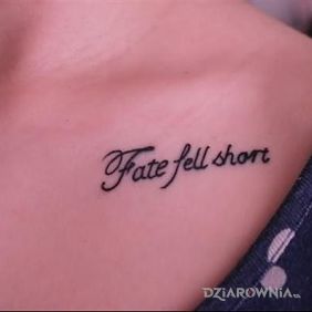 Tatuaż Fate fell shore na klatce motyw: napisy