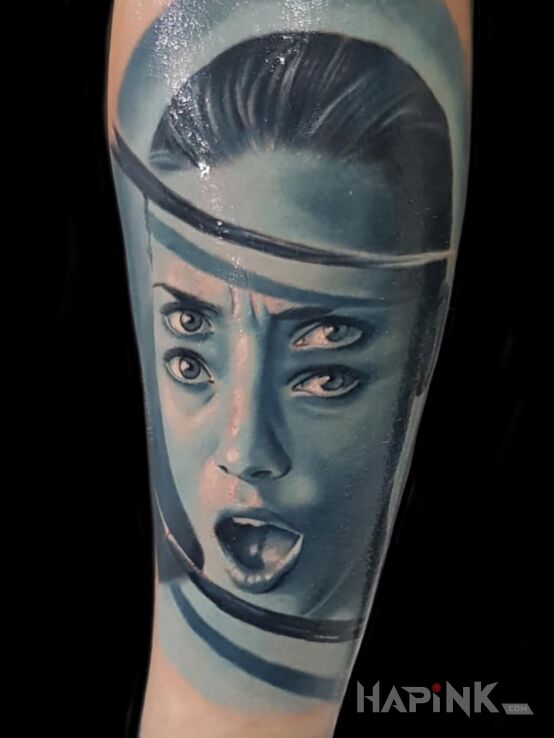 Tattoo Czworo oczu in 3D motif and surrealistic style on the calf