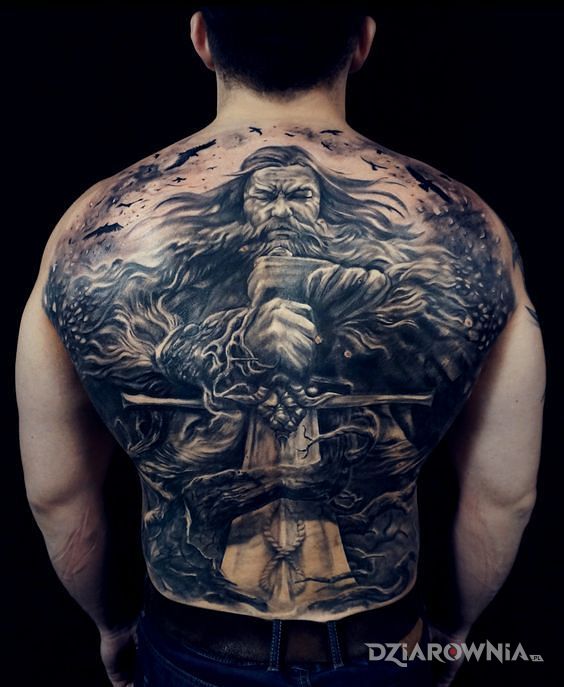 Tatuaż wielki wojownik w motywie postacie i stylu realistyczne na plecach