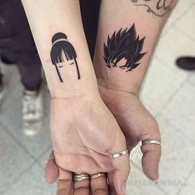 Tatuaż Dragon Ball na przedramieniu motyw: postacie styl: minimalistyczne