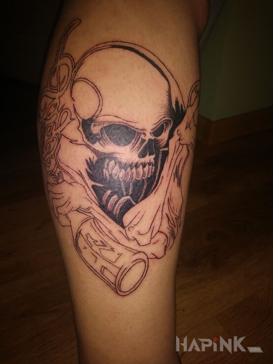 Tattoo Czacha in skulls motif and graphic / illustrative style on the calf
