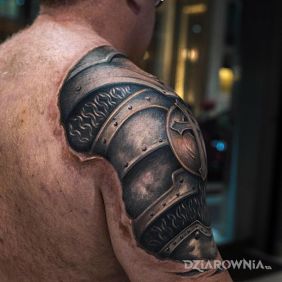 Tatuaż Zbrojmistrz na ramieniu motyw: 3D