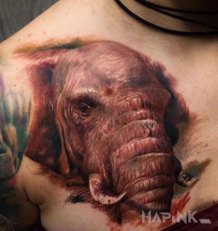 Tattoo Słoń in animals motif and realistic style on the chest
