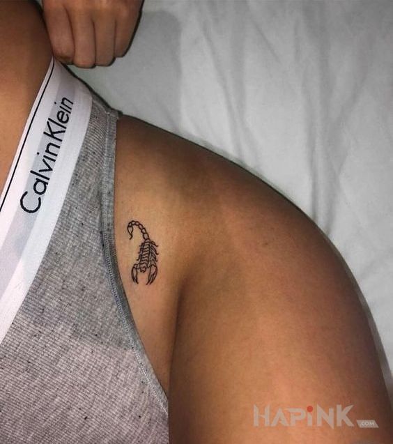 Tattoo Malutki skorpion in animals motif and minimalistic style intimate