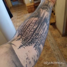 Tatuaż Moja ręka :) na przedramieniu motyw: czarno-szare styl: realistyczne