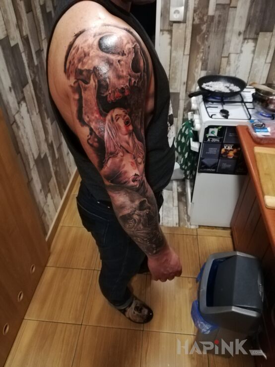 Tattoo Tatoo - rękaw z czaszkami in sleeves motif and realistic style on the upper arm