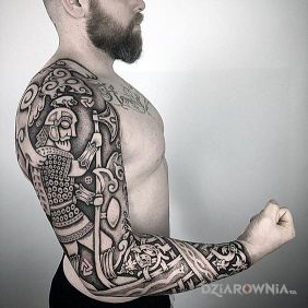 Tatuaż Celtyckie klimaty na ramieniu motyw: czarno-szare styl: dotwork