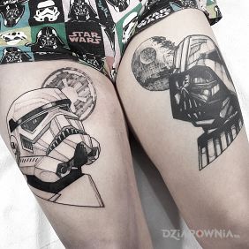 Tatuaż Vader / Stormtrooper / Star Wars / Gwiezdne Wojny na nodze motyw: czarno-szare styl: realistyczne