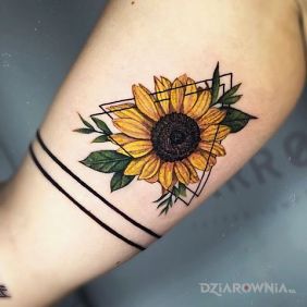 Tatuaż Słonecznik na ramieniu motyw: kolorowe styl: realistyczne