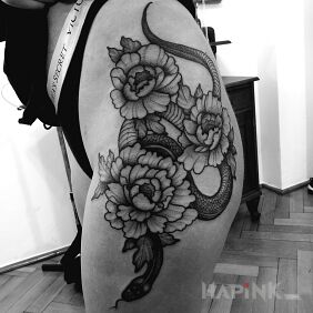 Tattoo Flowers / Snake on the leg motif: sexy style: graphic / illustrative