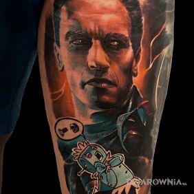 Tatuaż Arnie na nodze motyw: kolorowe styl: realistyczne