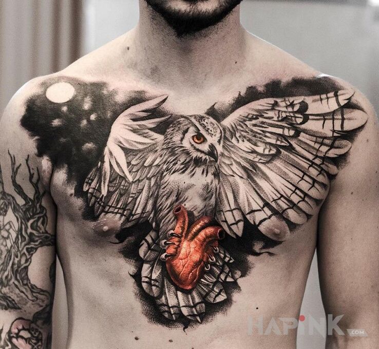 Tattoo Sowa in animals motif on the chest