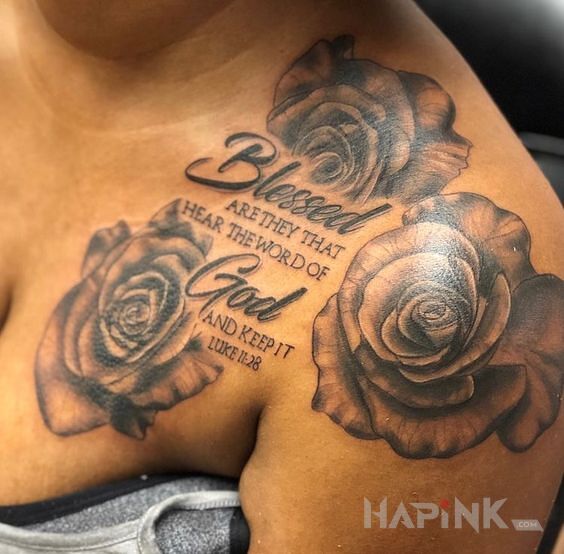 Tattoo Słowo Boże in lettering motif and realistic style on the collarbone