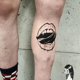 Tattoo Ignorant from the apprentice on the calf motif: other style: graphic / illustrative