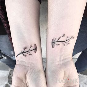 Tattoo Galazka on the wrist motif: black and gray style: graphic / illustrative