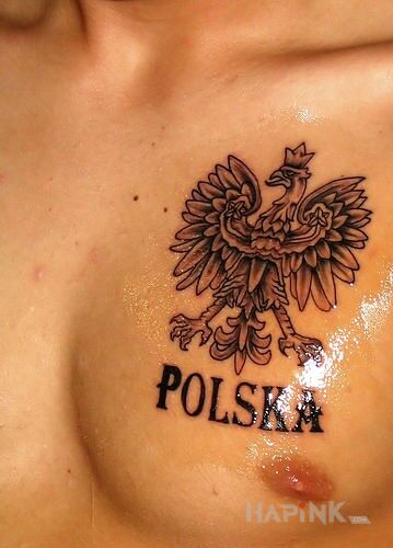 Tattoo Dla patriotów in patriotic motif on the chest