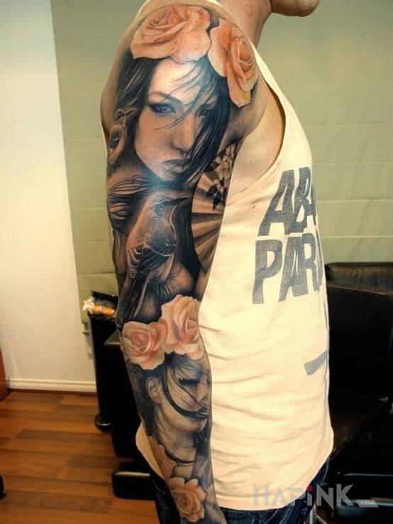 Tattoo Geisha in sleeves motif on the upper arm