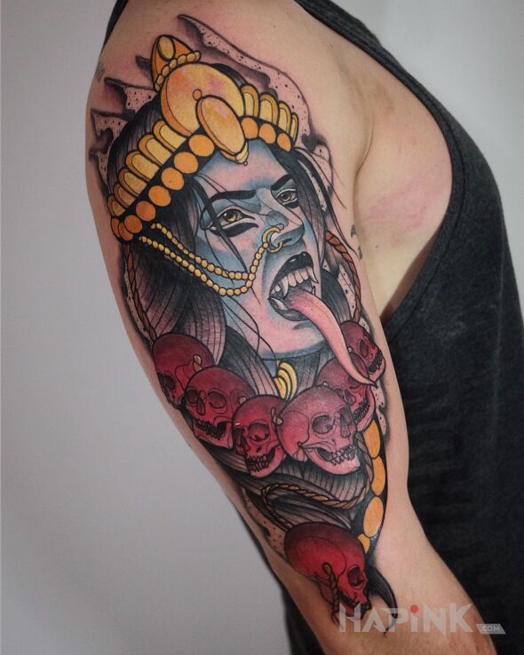 Tattoo Kali / Hinduska bogini czasu i śmierci / Neotraditional in demons motif and neo-traditional style on the upper arm