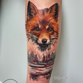 Tatuaż Lis na przedramieniu motyw: kolorowe styl: realistyczne