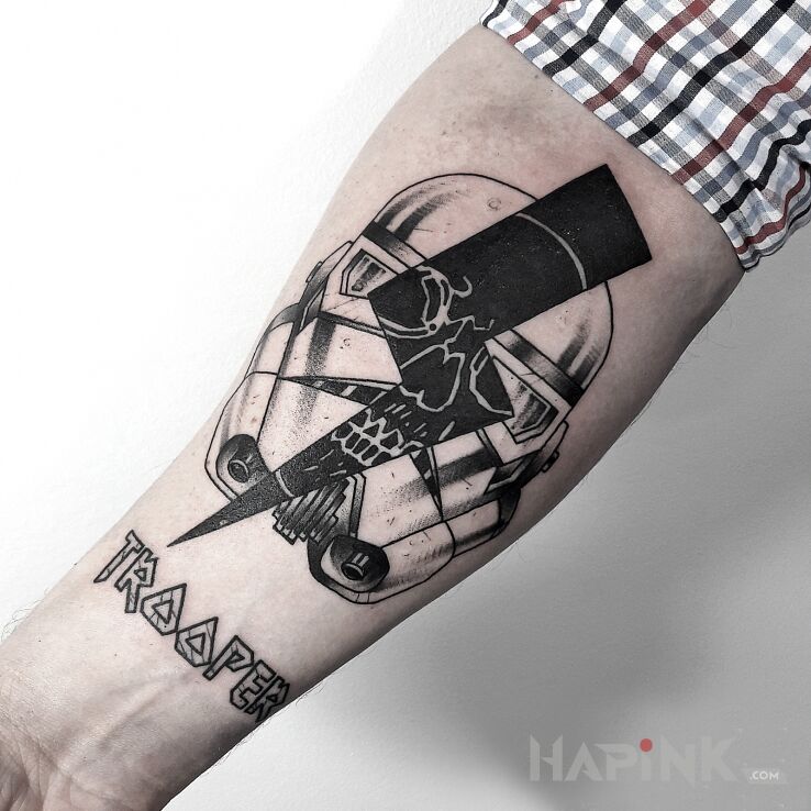 Tattoo Stormtrooper / Szturmowiec / Star Wars / Gwiezdne Wojny in characters motif and graphic / illustrative style on the forearm