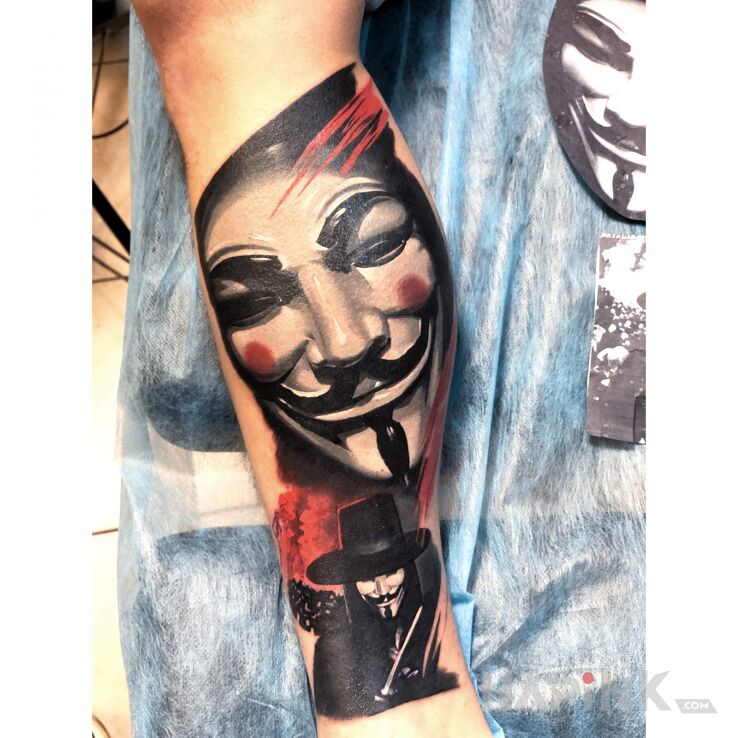 Tattoo Wrzucam inne foto :) in faces motif and realistic style on the calf