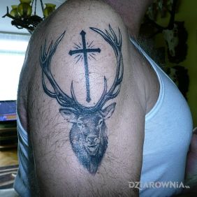 Tatuaż Św.Hubert na ramieniu motyw: religijne