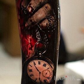 Tattoo Pocket watch on the forearm motif: 3D