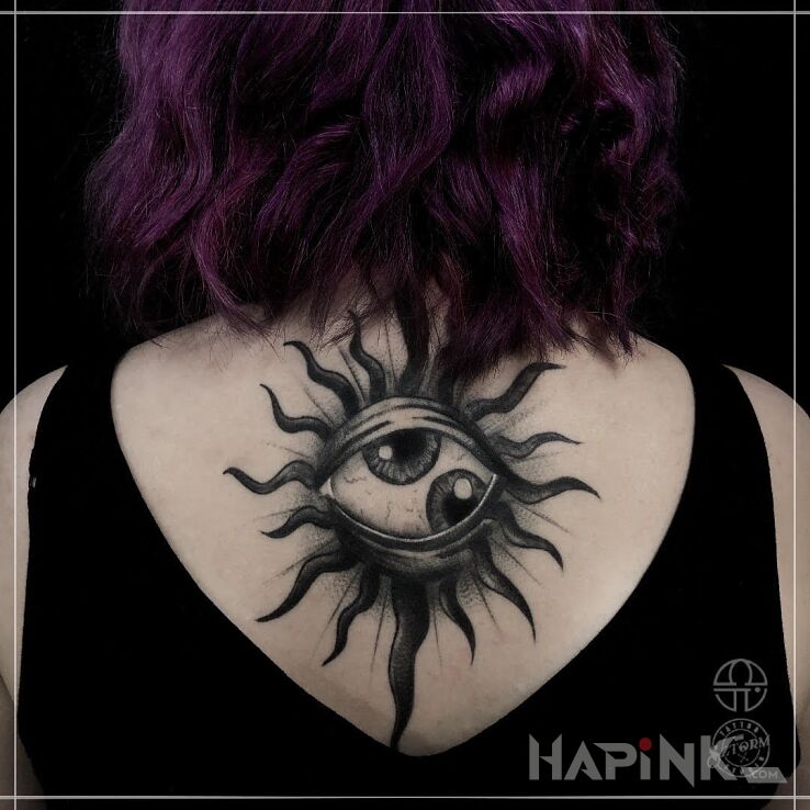 Tattoo W co patrzysz? in black and gray motif and graphic / illustrative style on the back