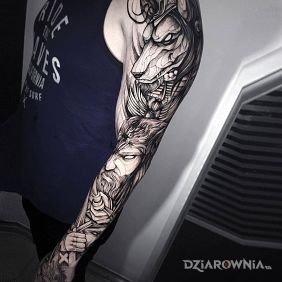Tatuaż Graficzny rękaw na ramieniu motyw: twarze styl: szkic