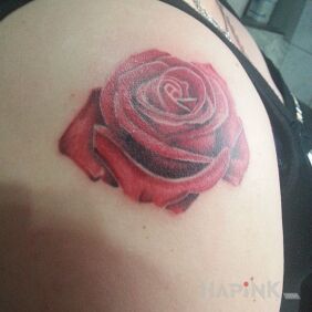 Tattoo 1-go Maja 8a tel 534215004 www.facebook.com/studioshadowzone on the upper arm motif: flowers