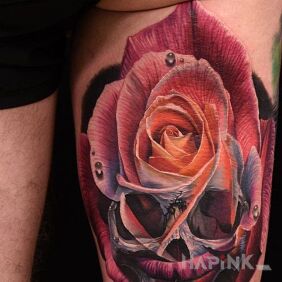 Tattoo Rose & Skull on the leg motif: flowers