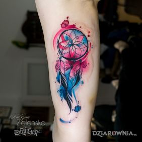 Tatuaż Łapacz snów / Pióra / Akwarela / Watercolor na przedramieniu motyw: przedmioty styl: graficzne / ilustracyjne