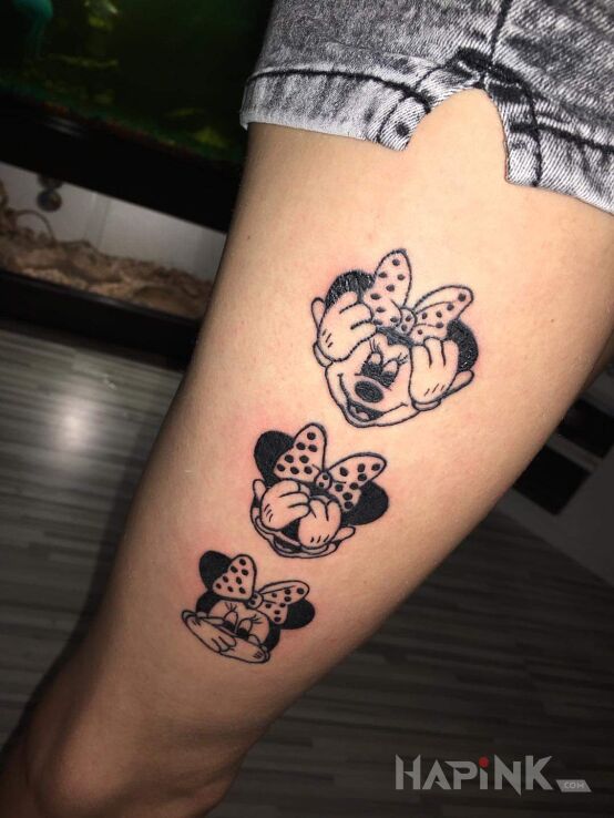 Tattoo Minnie Mouse in characters motif and cartoon / comic book style on the leg