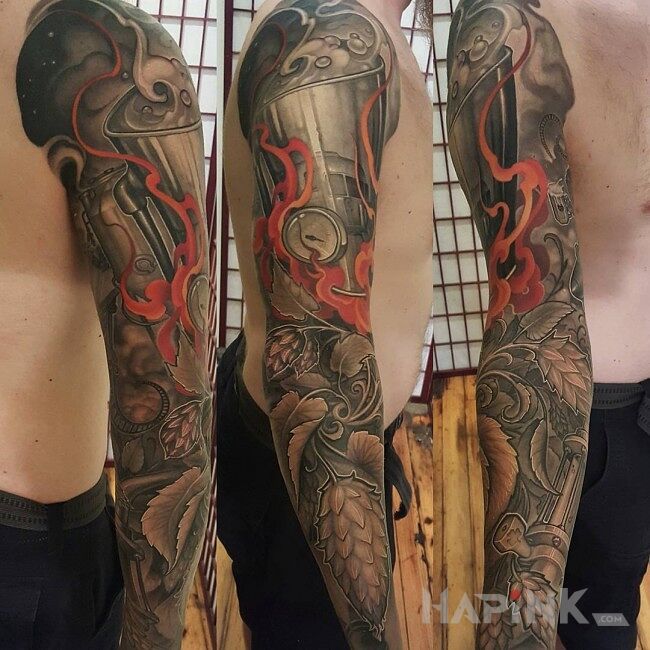 Tattoo Szyszki i kociol in sleeves motif on the upper arm
