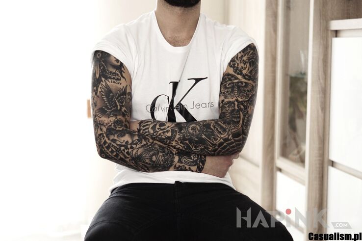 Tattoo Dwa rękawy w stylu tradycyjnym - przód in characters motif on the upper arm