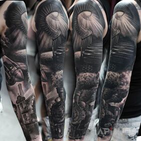 Tattoo Divine Staircase on the upper arm motif: 3D style: realistic