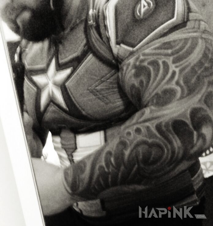 Tattoo Łapa in sleeves motif and organic style on the forearm