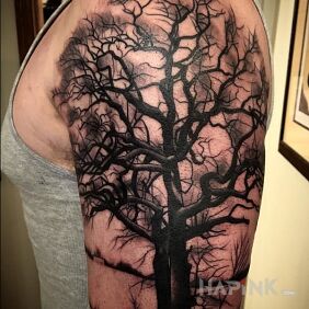 Tattoo Tree on the upper arm motif: other