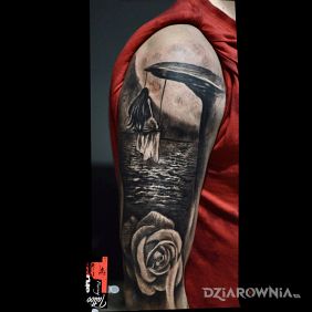 Tatuaż Ciąg dalszy rękawa na ramieniu motyw: postacie styl: realistyczne