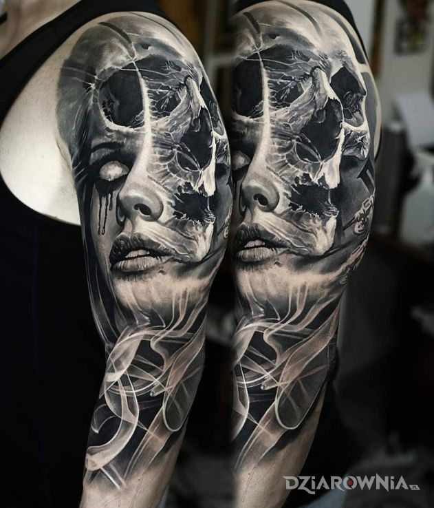 Tatuaż czacha dymi razem z twarzą w motywie 3D i stylu realistyczne na ramieniu